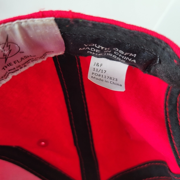 DC Comics Flash Hat Snap Back Youth Adjustable - Picture 5 of 6